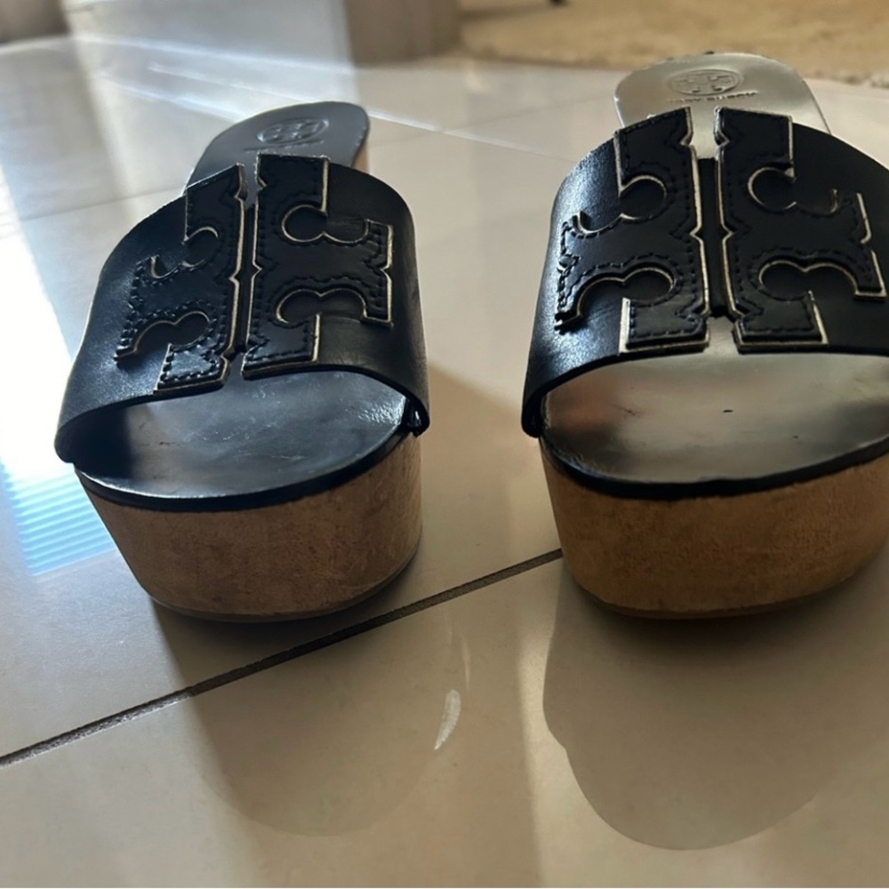 Tory Burch Women's INES 80mm Wedge Sandal. In great condition. - Picture 2 of 6